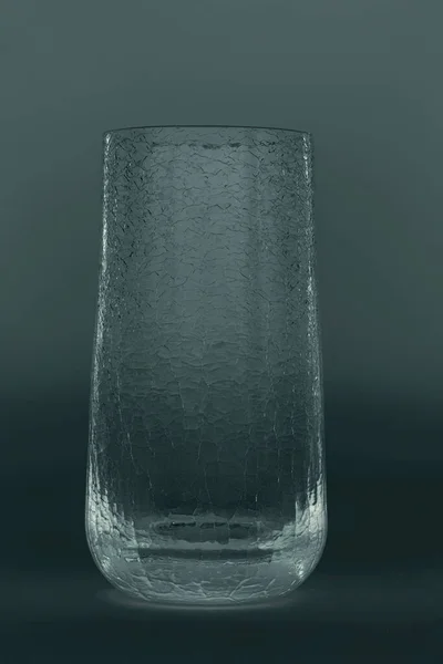 破玻璃杯状的水 — 图库照片