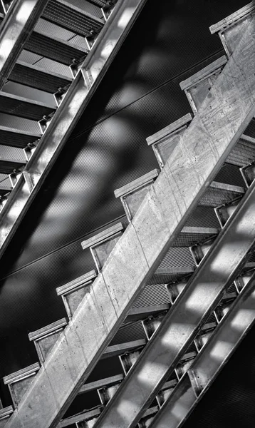 Saída Vazia Escadas Metal Vista Perto — Fotografia de Stock