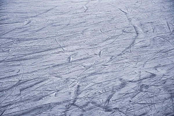 冰在溜冰划痕 近距离观察 — 图库照片
