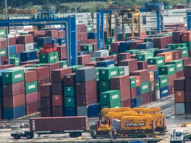 PANAMA CITY, PANAMA - october 25, 2006: Port of Balboa. numerous shipping containers in port with crane