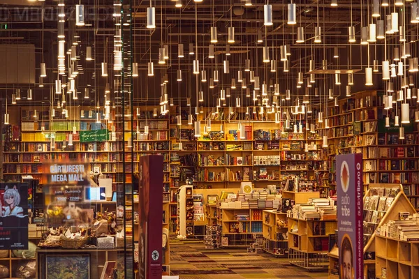 Bucarest City Rumania Febrero 2023 Librerías Dentro Una Librería — Foto de Stock