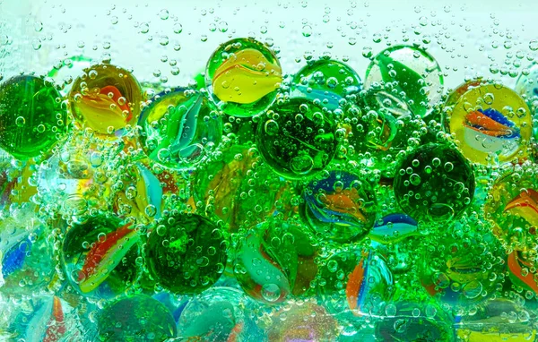 Glaskugeln Mineralwasser Mit Blasen — Stockfoto
