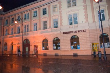 Sibiu, Romanya - 10 Nisan 2010. Ortaçağ Sibiu-Hermannstadt, Transilvanya, Romanya 'daki tarihi eski binaların manzarası