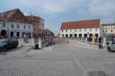 Sibiu, Romanya - 10 Nisan 2010. Ortaçağ Sibiu-Hermannstadt, Transilvanya, Romanya 'daki tarihi eski binaların manzarası