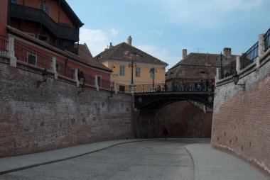 Sibiu, Romanya - 10 Nisan 2010. Ortaçağ Sibiu-Hermannstadt, Transilvanya, Romanya 'daki tarihi eski binaların manzarası