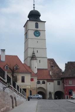 Sibiu, Romanya - 10 Nisan 2010. Ortaçağ Sibiu-Hermannstadt, Transilvanya, Romanya 'daki tarihi eski binaların manzarası