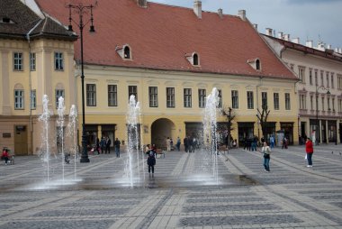 Sibiu, Romanya - 10 Nisan 2010. Ortaçağ Sibiu-Hermannstadt, Transilvanya, Romanya 'daki tarihi eski binaların manzarası