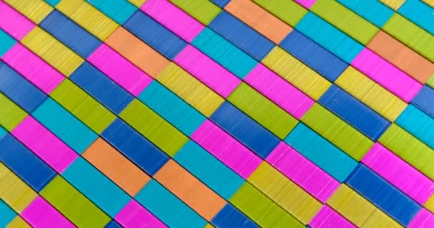 Многоцветные Офисные Металлические Скобы Степлеров Вращающемся Столе — стоковое видео