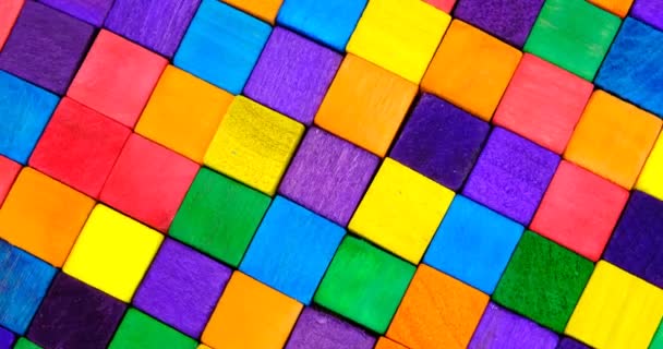 Цвета Творчества Медленно Вращающаяся Мозаика Цветных Деревянных Блоков — стоковое видео