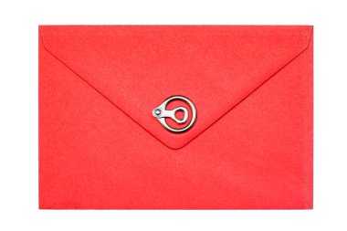 Eski metalik gazozlu eski bir zarf. Yüzük beyaz arkaplanı çekiyor.