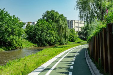 Modern kentte ekolojik bisiklet taşımacılığı için yeni bisikletçi yolları inşa edildi: Sibiu, Romanya