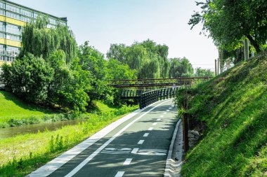 Modern kentte ekolojik bisiklet taşımacılığı için yeni bisikletçi yolları inşa edildi: Sibiu, Romanya