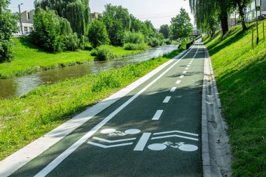 Modern kentte ekolojik bisiklet taşımacılığı için yeni bisikletçi yolları inşa edildi: Sibiu, Romanya