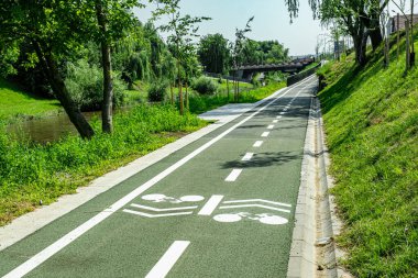 Modern kentte ekolojik bisiklet taşımacılığı için yeni bisikletçi yolları inşa edildi: Sibiu, Romanya