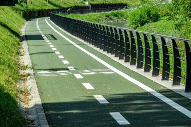Modern kentte ekolojik bisiklet taşımacılığı için yeni bisikletçi yolları inşa edildi: Sibiu, Romanya