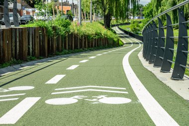 Modern kentte ekolojik bisiklet taşımacılığı için yeni bisikletçi yolları inşa edildi: Sibiu, Romanya