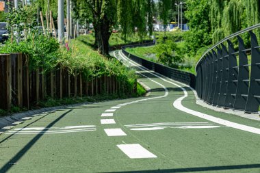 Modern kentte ekolojik bisiklet taşımacılığı için yeni bisikletçi yolları inşa edildi: Sibiu, Romanya