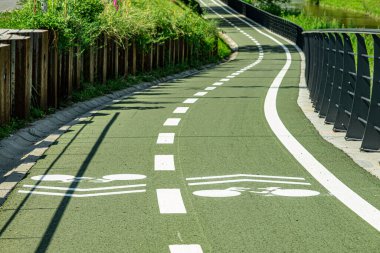 Modern kentte ekolojik bisiklet taşımacılığı için yeni bisikletçi yolları inşa edildi: Sibiu, Romanya