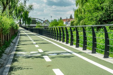 Modern kentte ekolojik bisiklet taşımacılığı için yeni bisikletçi yolları inşa edildi: Sibiu, Romanya