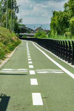 Modern kentte ekolojik bisiklet taşımacılığı için yeni bisikletçi yolları inşa edildi: Sibiu, Romanya