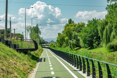 Modern kentte ekolojik bisiklet taşımacılığı için yeni bisikletçi yolları inşa edildi: Sibiu, Romanya