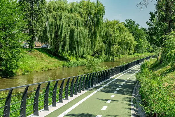 Nuevas Rutas Ciclistas Construidas Ciudad Moderna Para Transporte Ecológico Bicicletas — Foto de Stock