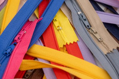 Bağlayıcı kumaş veya tekstil için el yapımı terzilik desenli çok renkli plastik fermuarlar veya Zip Fasteners