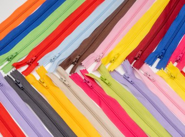 Bağlayıcı kumaş veya tekstil için el yapımı terzilik desenli çok renkli plastik fermuarlar veya Zip Fasteners