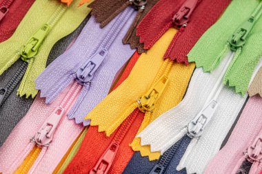 Bağlayıcı kumaş veya tekstil için el yapımı terzilik desenli çok renkli plastik fermuarlar veya Zip Fasteners