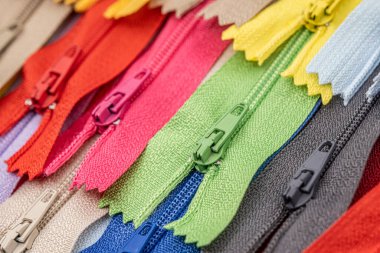 Bağlayıcı kumaş veya tekstil için el yapımı terzilik desenli çok renkli plastik fermuarlar veya Zip Fasteners
