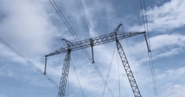 Corona deşarjlı Transformatör Merkezinde Seramik Yalıtımlı Yüksek Voltajlı Elektrik Şebekesi Kutupları