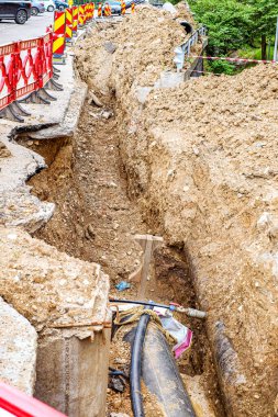 Şehrin su tedarik sisteminin rehabilitasyonu, eski su taşıma hattının restorasyonu