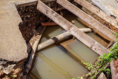 Şehrin su tedarik sisteminin rehabilitasyonu, eski su taşıma hattının restorasyonu