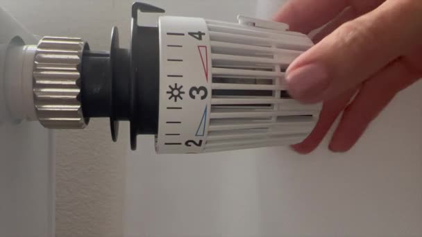 Hand Woman Regulating Temperature House Thermostat White Radiator — Vídeo de Stock