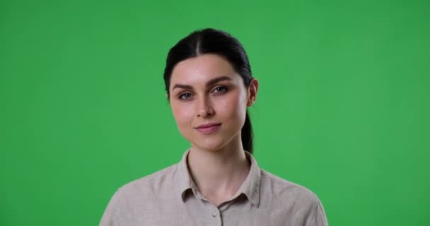 Close Portrait Friendly Caucasian Woman Standing Green Screen Background She — Stock Video