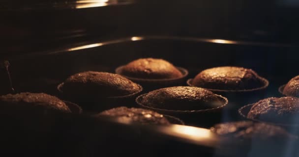 Chocolade Cupcakes Bakken Tot Perfectie Siliconen Mallen Oven Gevulde Siliconen — Stockvideo