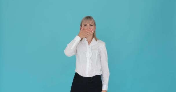 Confident Woman Her Hand Covering Her Mouth Silencing Herself Calming — Stock Video