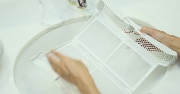 Meticulous Act Feminine Hands Carefully Rinse Dryer Filter Sink Running — Stock Video