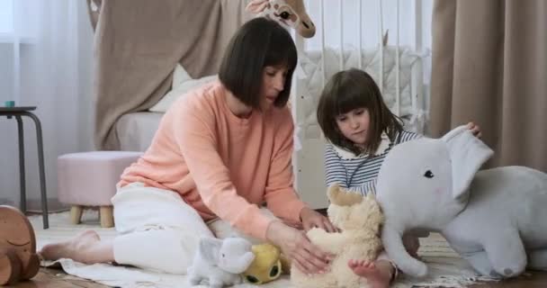 Una Sensación Alegría Pura Irradia Una Madre Una Hija Felices — Vídeos de Stock