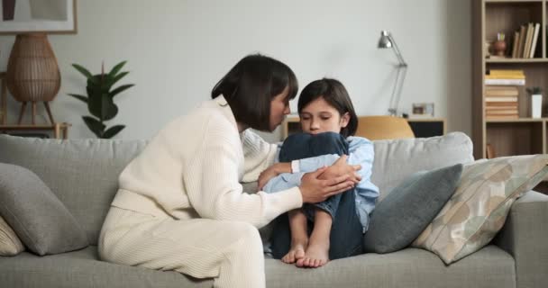 Nurturing Mother Consoles Distressed Son Living Room Couch Her Comforting — Stock Video