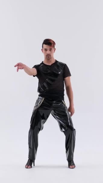 Glamour Caucasian Man Dancer Leather Pants High Heels Performing Energetic — Stock Video
