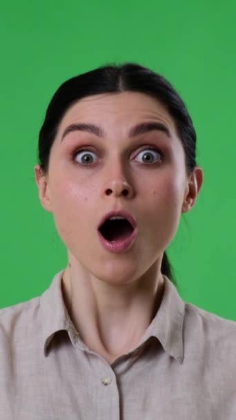 Portrait Excited Happy Caucasian Woman Exclaiming Wow Green Background Astonished — Stock Video
