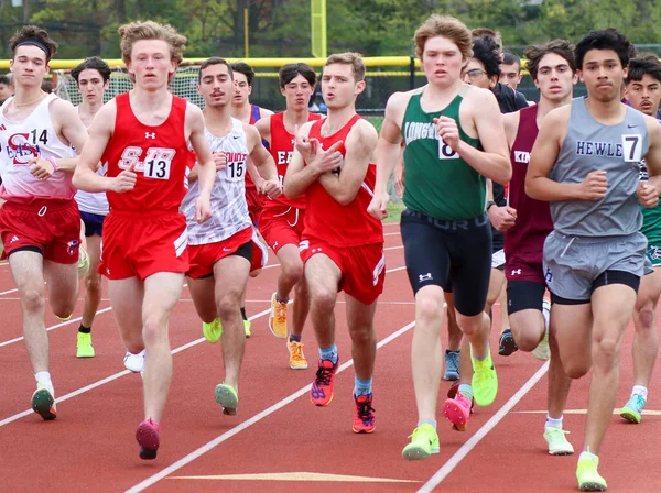 Commack Nueva York Abril 2023 Corredor Secundaria Masculino Hace Una — Foto de Stock