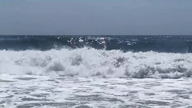 Debby Kasırgası 'ndan büyük dalgalar Long Island sahiline çarpıyor..