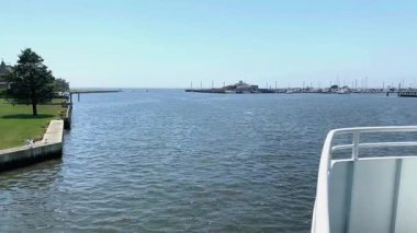 Fire Island Feribot 'u Büyük Güney Körfezi' ne doğru gidiyor..