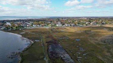 İHA, Long Island Körfezi 'ndeki Gardiners Park' a iniş yapıyor..