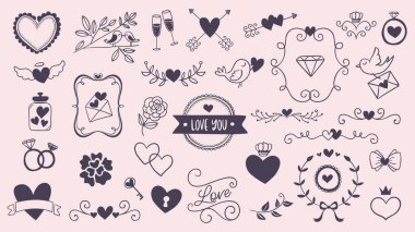 Sevimli el yapımı kalp şekilleri, yazı dekorasyonu ve karalama tarzında çiçek parçaları. Sevgililer Günü dekorasyonu ve güzel tasarım ürünleri için mükemmel. Toplam 34 izole parça. Vektör illüstrasyonu.