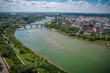 Saskatoon, Saskatchewan, Kanada şehir merkezinin hava manzarası