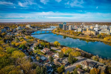 Saskatoon, Saskatchewan, Kanada şehir merkezinin hava manzarası