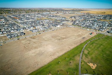 Saskatchewan, Saskatchewan 'da bir mahalle olan Brighton' un havadan görünüşü, şehrin doğu yakasındaki Holmwood Banliyö Geliştirme Bölgesi için planlanan birkaç topluluğun ilki..